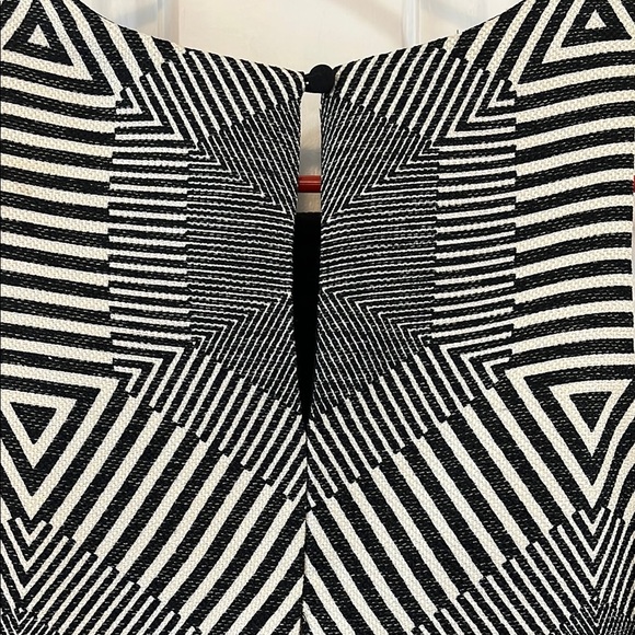 Anthropologie HD in Paris Black and White Geometric Tapestry Tank Top - Sz Small - Picture 12 of 16